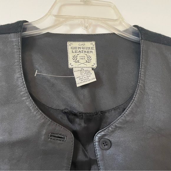 Gap Kids Black Leather Vest - Girls Size XL Age 11-12 - Leather Wool - Picture 2 of 4